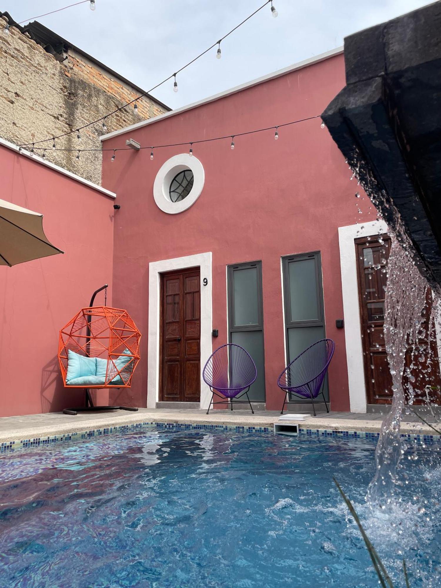 グアダラハラ Quinta La Perlaホステル エクステリア 写真