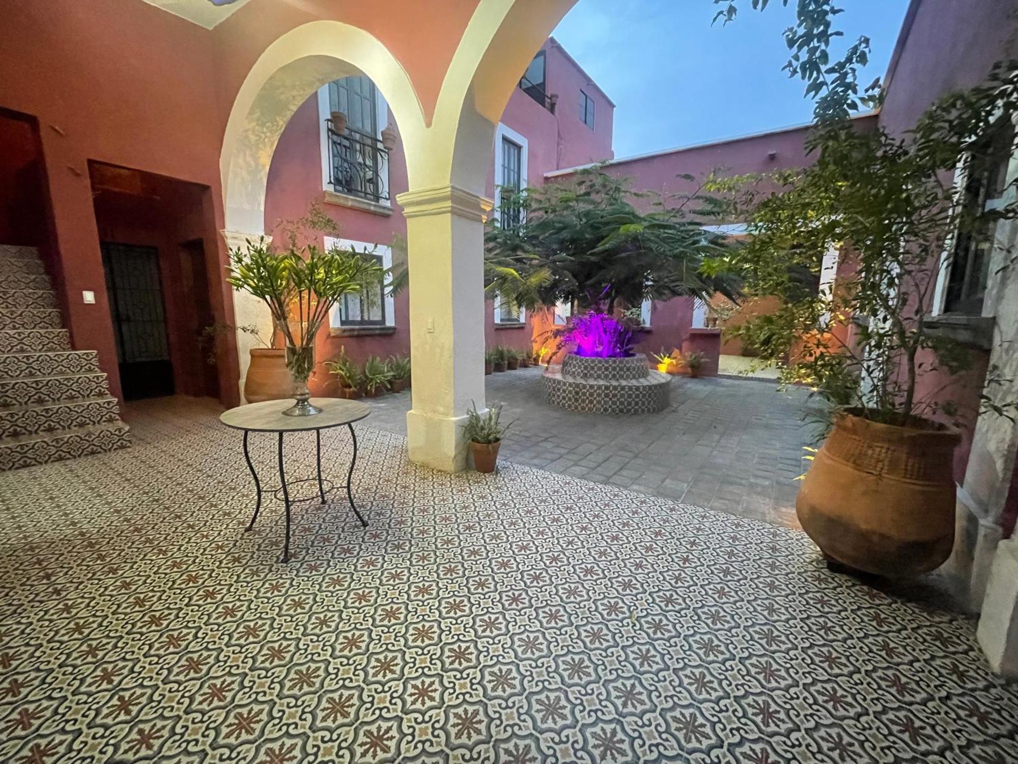 グアダラハラ Quinta La Perlaホステル エクステリア 写真