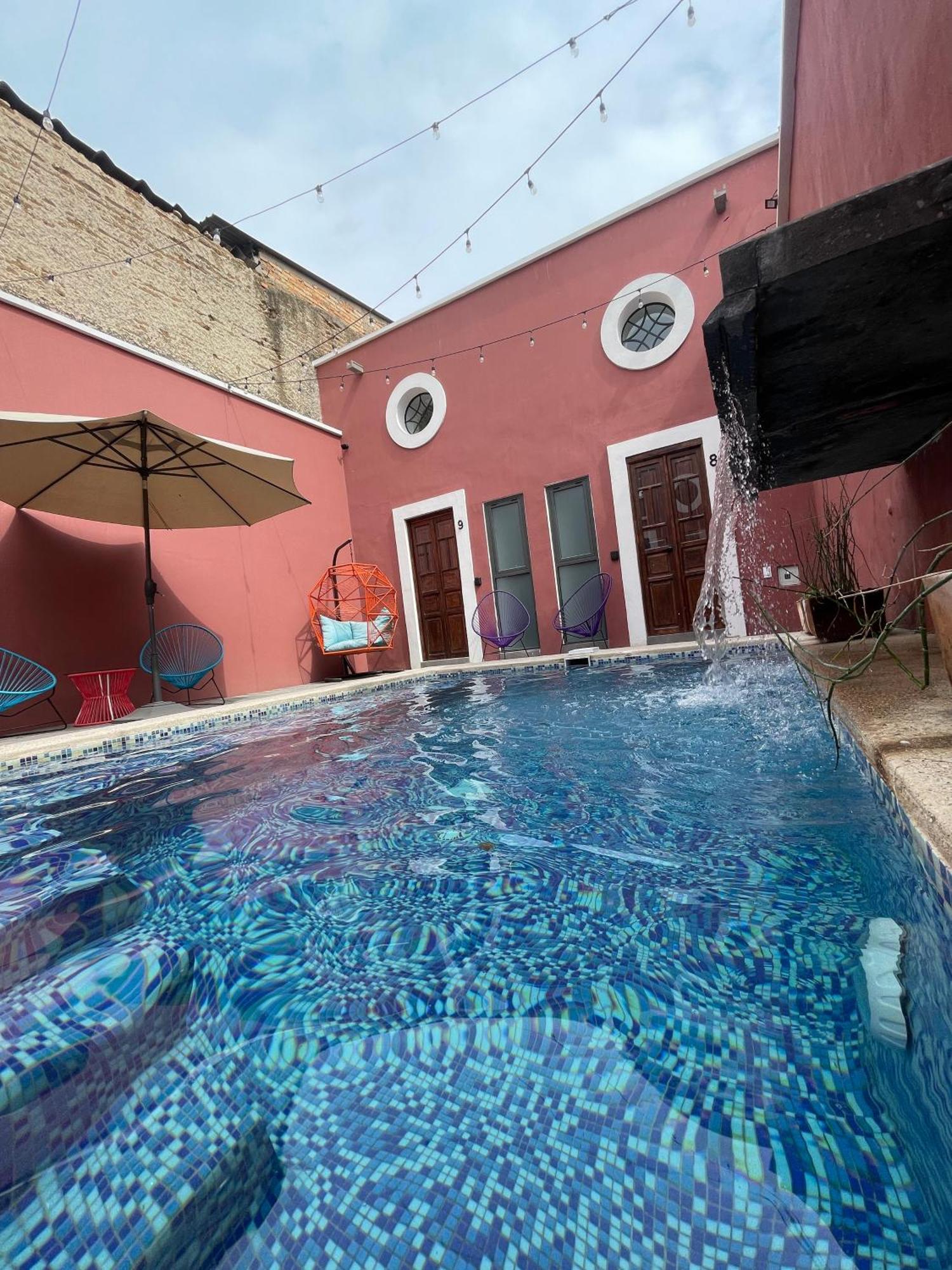 グアダラハラ Quinta La Perlaホステル エクステリア 写真