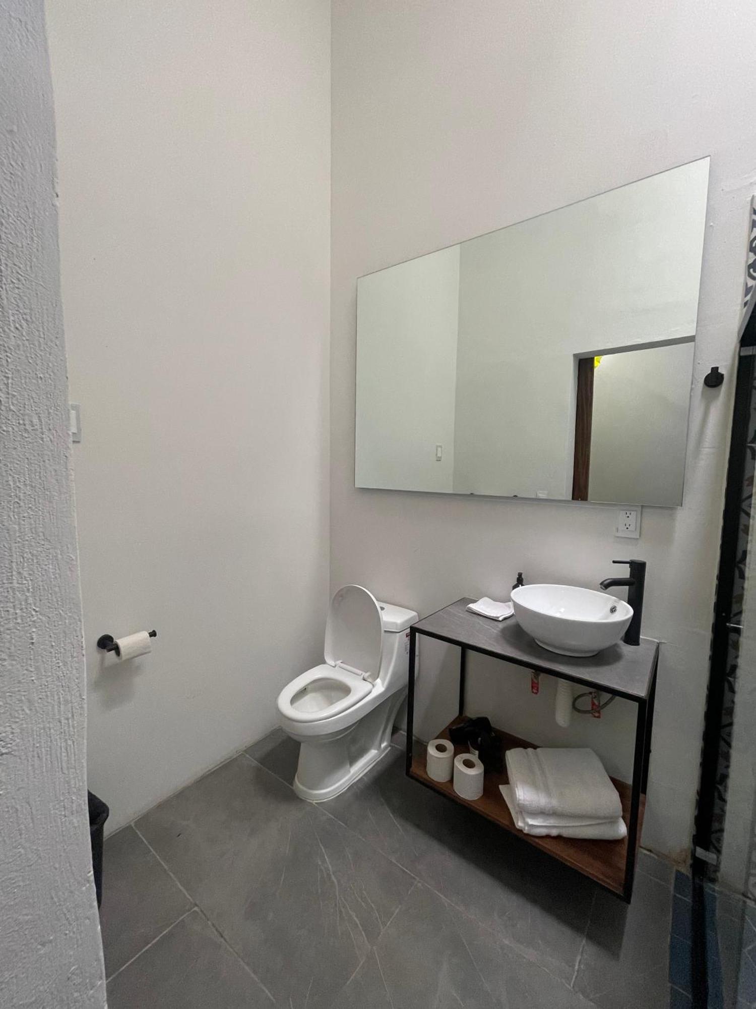 グアダラハラ Quinta La Perlaホステル エクステリア 写真