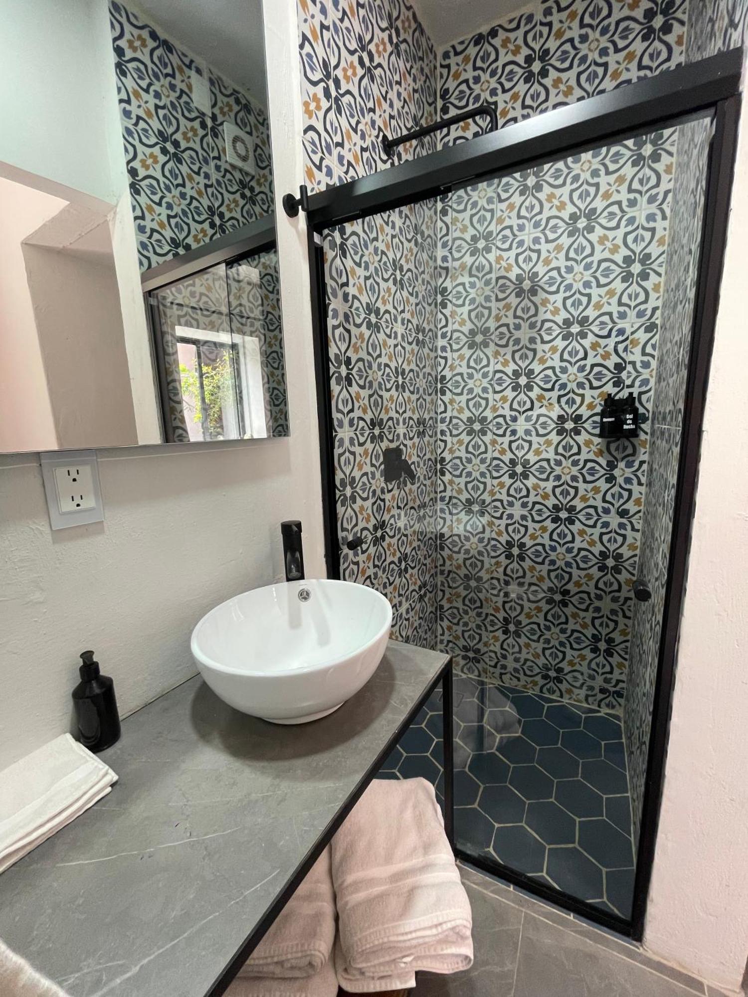 グアダラハラ Quinta La Perlaホステル エクステリア 写真